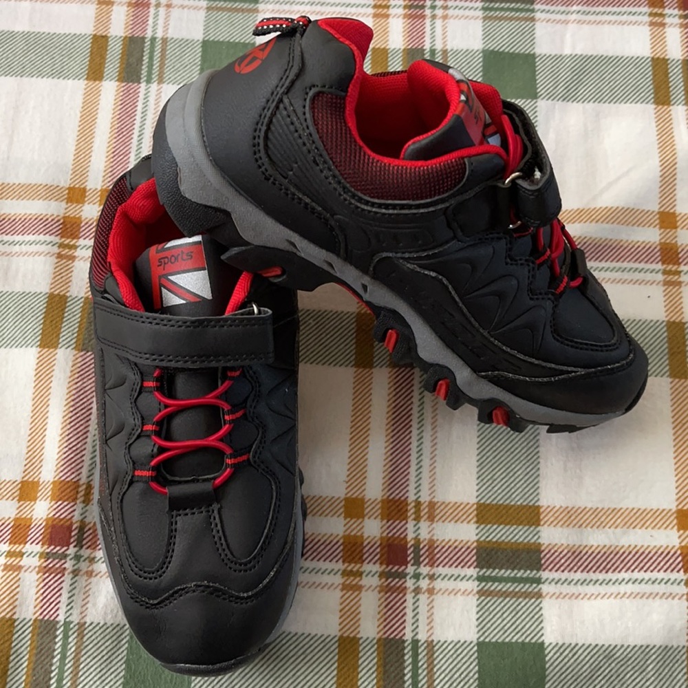 Women’s shoes, black/ red color, size 37 UK~5.5US, brand new never worn - Picture 2 of 6